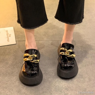 💫จัดส่งทันที✨Baotou รองเท้าแตะผู้หญิง 2022 รุ่นใหม่เกาหลีรุ่นมุกโลหะหัวเข็มขัดหนาด้านล่างรอบนิ้วเท้ารองเท้าหนังขนาดเล็ก