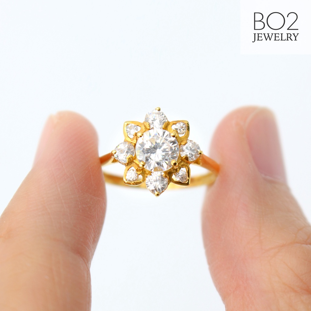 แหวนทองแท้-หลุดจำนำ-size-54-แหวนพลอยขาวล้อมเกาะหนามเตยทรงดอกไม้-ขาอิตาลี-ทองแท้-18k