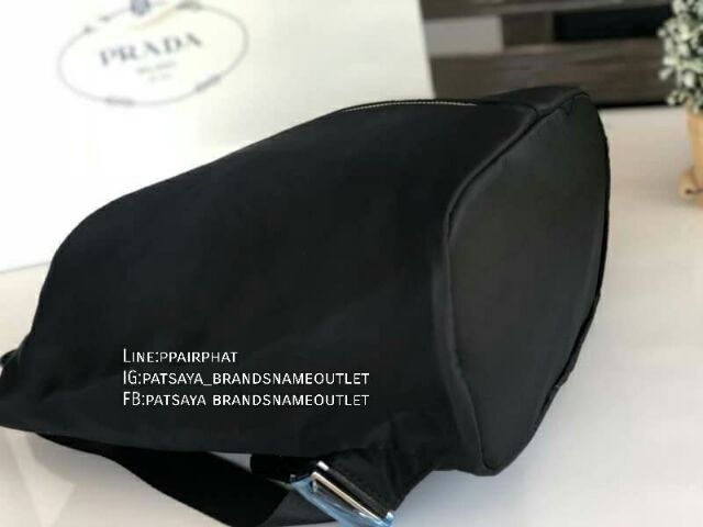 กระเป๋าสะพายหลัง-prada-premium-gift-แท้-เคาร์เตอร์เครื่องสำอางค์