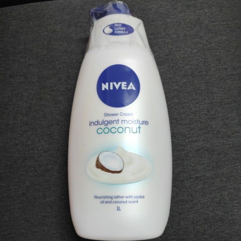 1000มล 1ลิตร ครีมอาบน้ำสูตรอ่อนโยน Nivea moisture coconut SHOWER CREAM