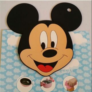 แผ่นยาง กันลื่น รองของร้อน จับของร้อน ลาย Mickey มิกกี้ ขนาด 6*6 นิ้ว