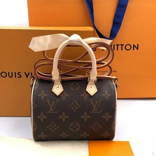 กระเป๋า​สะพาย​ข้าง​ LOUIS​ VUITTON​