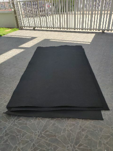 ภาพสินค้าแผ่นยางกันลื่น EVA สีดำ แบบเรียบ แผ่นใหญ่มากก 140 x 240 cm ราคา จากร้าน kwanhathaiviratikun บน Shopee ภาพที่ 2
