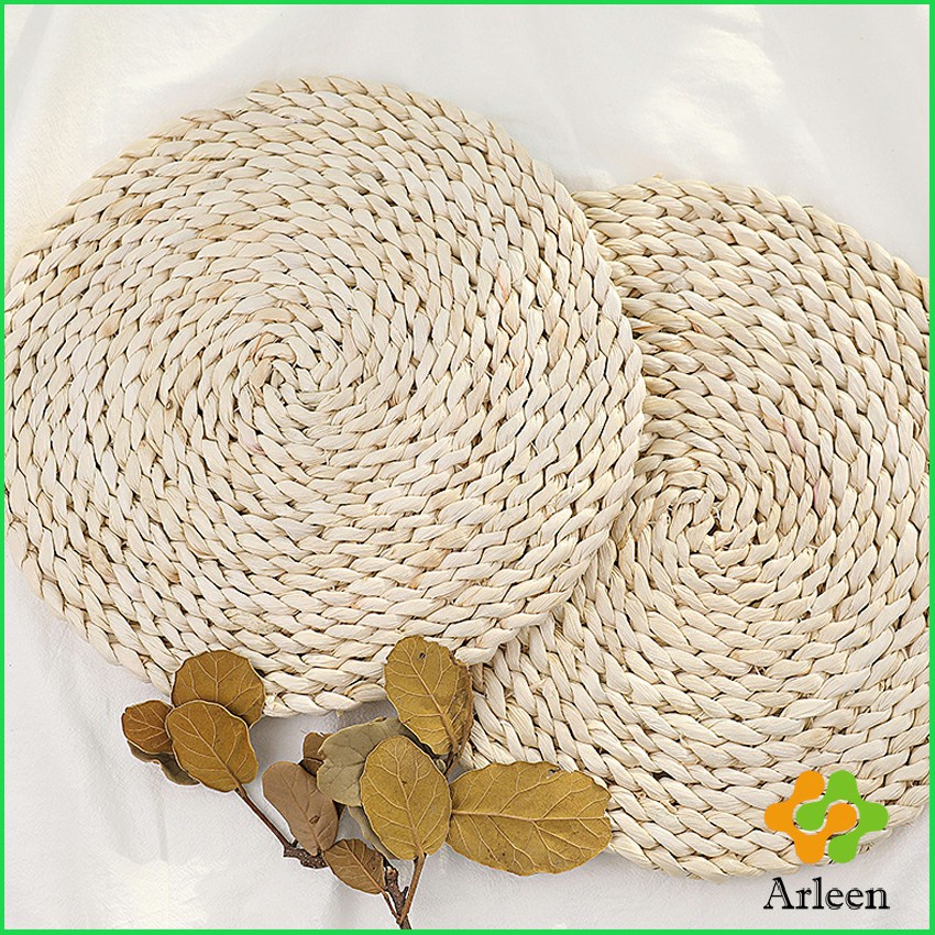 arleen-แผ่นรองหม้อสานจากต้น-กก-วัสดุธรรมชาติ-ที่รองจาน-รองแก้ว-สานทรงกลม-corn-husk-woven-placemat