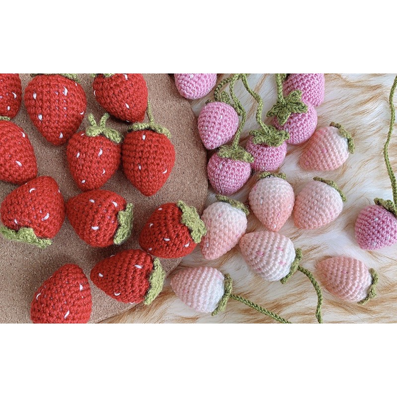 ภาพหน้าปกสินค้าสตรอเบอรี่ถัก strawberry crochet จากร้าน achara_official บน Shopee