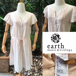 2sis1bro แบรนด์แท้ Earth Music &amp; Ecology เดรสผ้าฝ้าย แต่งลูกไม้ ผูกเอว มือสอง พร้อมส่ง sz F