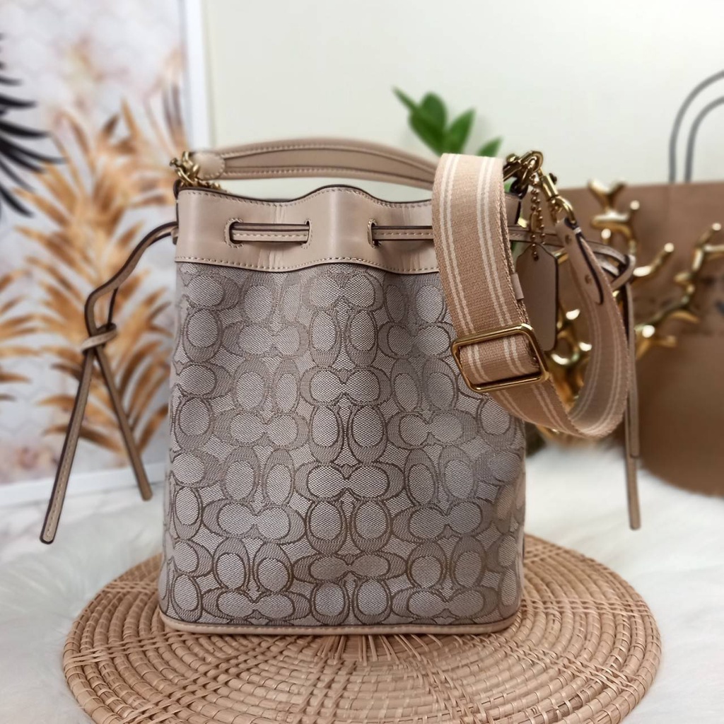 COACH FIELD BUCKET BAG IN SIGNATURE JACQUARD(C3853) Shopee Thailand