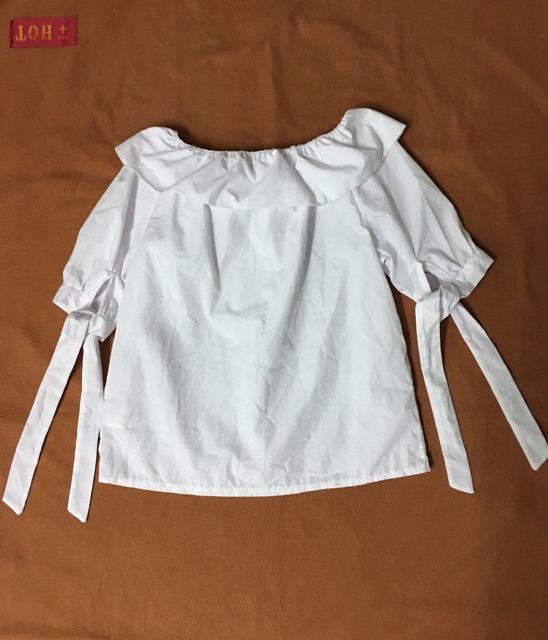 เสื้อสีขาวแขนตุ๊กตา-size-f-มือ2-ผู้หญิง