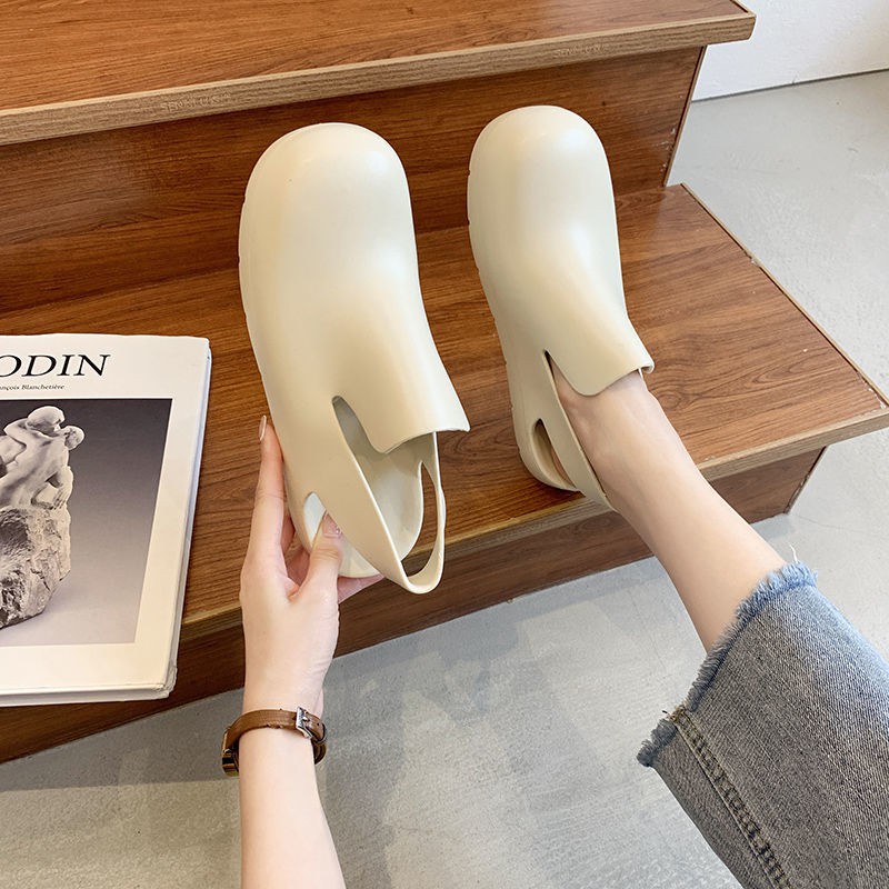 ภาพหน้าปกสินค้าล้างรองเท้าเยลลี่พิเศษ 2021 Xia Xige Tong ผู้หญิงหนา - รองเท้าบู๊ทกันฝน, รองเท้าแตะหัวนิ้วเท้าพลาสติ จากร้าน ivkfgysfga บน Shopee