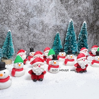 ภาพหน้าปกสินค้าซานตาคลอสจิ๋ว ตุ๊กตาหิมะจิ๋ว สโนแมนจิ๋ว ซานตาคลอสดินปั้นจิ๋ว คริสต์มาส #ของจิ๋ว #miniature ซึ่งคุณอาจชอบราคาและรีวิวของสินค้านี้