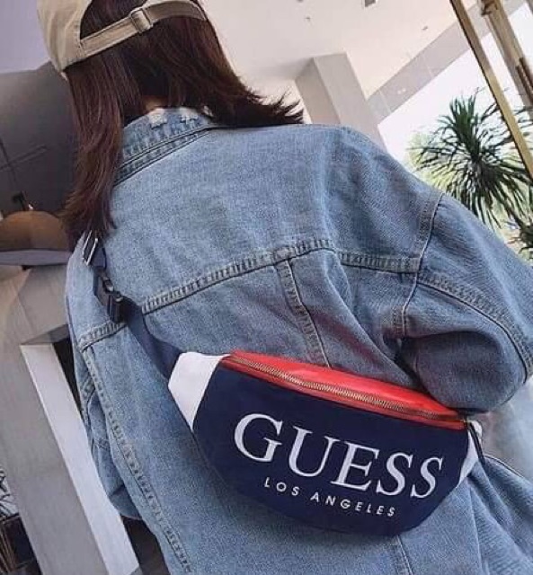 กระเป๋าคาดอก-guess-กระเป๋าราคาถูก