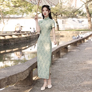 กี่เพ้า。 ปรับปรุง cheongsam 2021ใหม่ในช่วงฤดูร้อนของผู้หญิงชุดสีเขียวสไตล์สาวสง่างามส่วนยาวอารมณ์ย้อนยุค