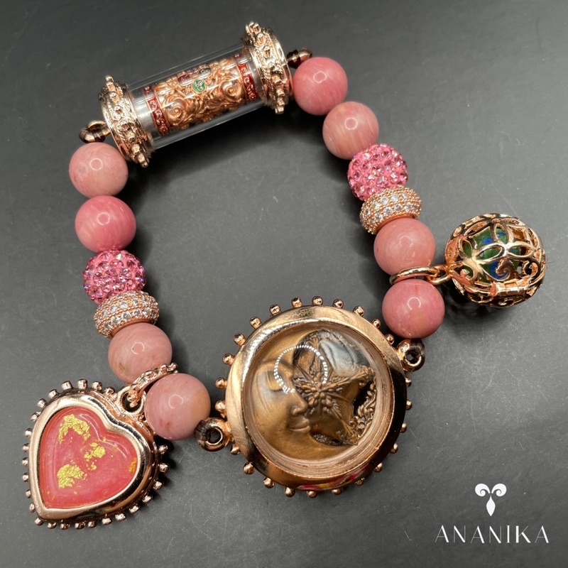 ananika-กำไลจันทร์พันดาว-ตะกรุดนางรับมนตร์ดอกไม้ทอง-กระพรวนเทพรัญจวน-สีผึ้งครูบากกฤษณะ