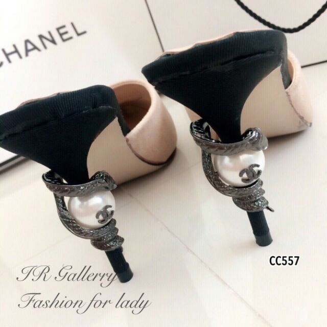 chanel-ชนช้อป-ล่าสุด-ส้นสูงวัสดุหนังกลับต่อสีทูโทน