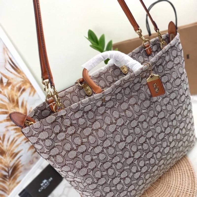 gt-gt-coach-rogue-tote-in-signature-textile-jacquard
