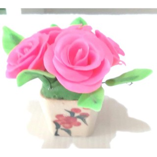 แจกันดอกกุหลาบสีชมพู  แทนความรัก  ความสุขสมหวัง