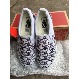 Vans slip on Skull/มีบริการเก็บเงินปลายทาง(รองเท้า+กล่อง)