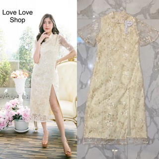 รับตรุษจีน!!! M-XL Maxi Dress เดรสกี่เพ้าผ้าปักดอกไม้สีครีมทองผ่าข้าง งานป้าย Love Love