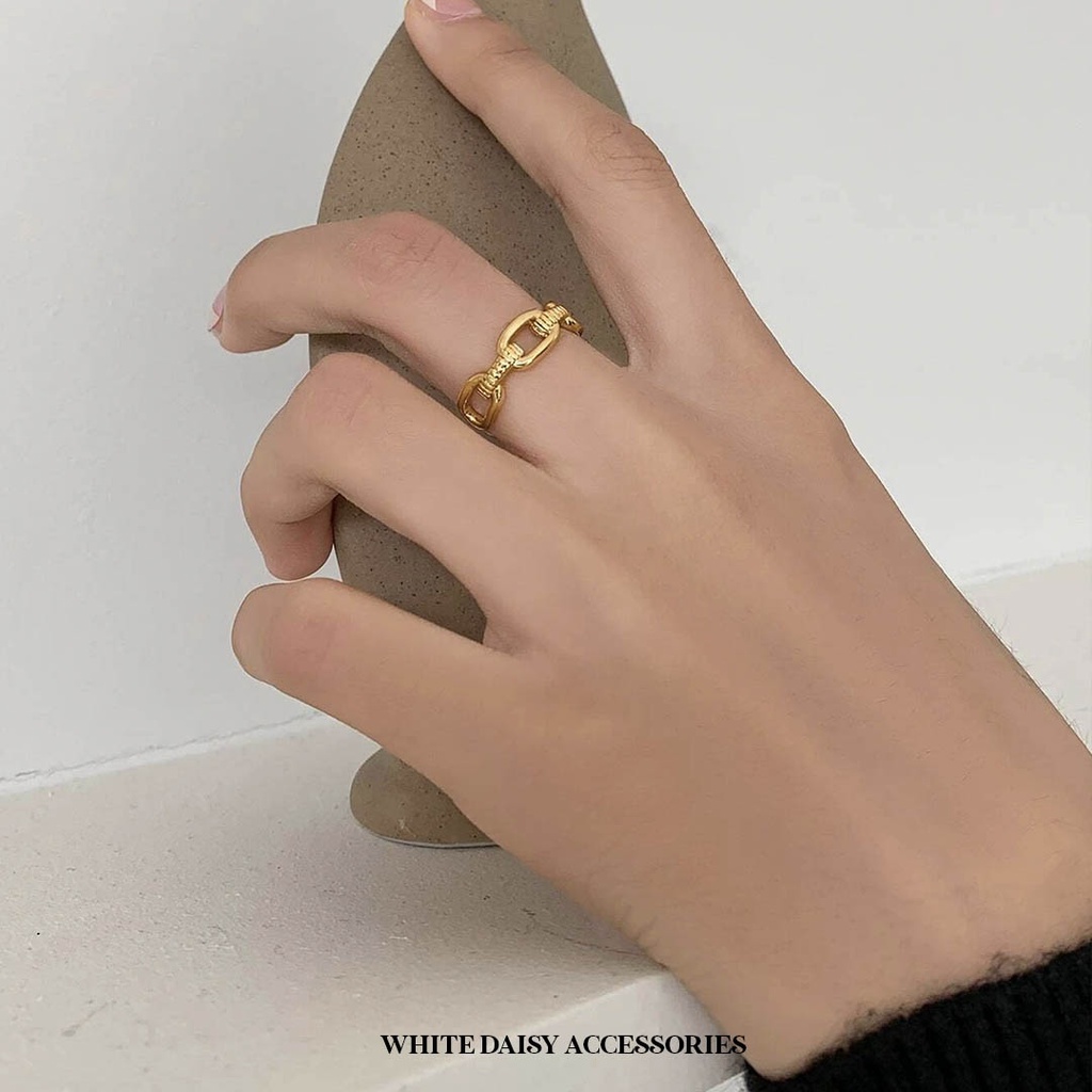 ภาพหน้าปกสินค้าEvie Cuff Ring แหวนแฟชั่น แหวนสีทอง แหวนผู้หญิง เครื่องประดับแฟชั่น WD174