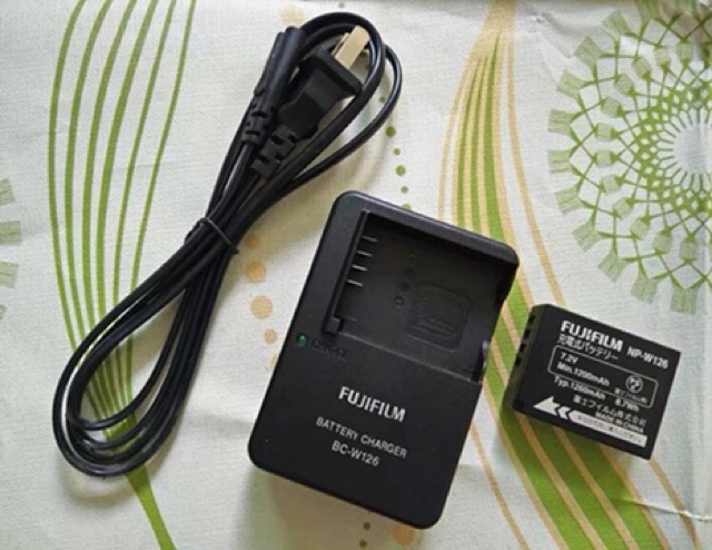 ชุดแท่นชาร์จแบต-amp-แบตแถมกล่องเก็บ-fuji-np-w126-126s-รายละเอียดใต้โพสต์จ้า