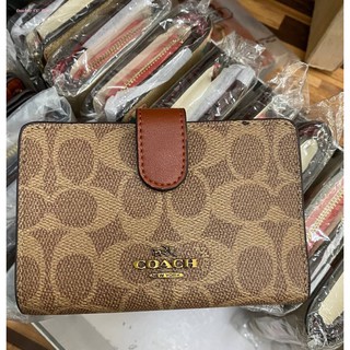 (แท้ 💯%‼) COACH Medium corner zip wallet