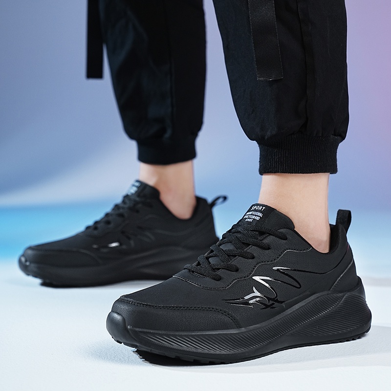 skye-รองเท้าลำลองผู้ชายสีดำสไตล์เกาหลีหนังผู้ชายรองเท้ากันน้ำกันลื่นพื้นนุ่มขนาดใหญ่-39-48