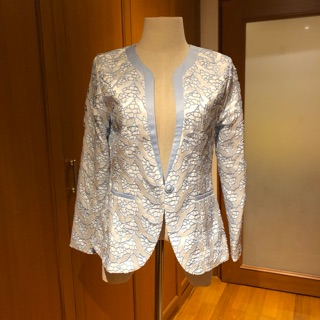 Lyn Around lace jacket size S new with tag สวยงามมากผ้าดีเลิศจ้า ฉลุทั้งตัว งานหรูหรา ไปงาสไ