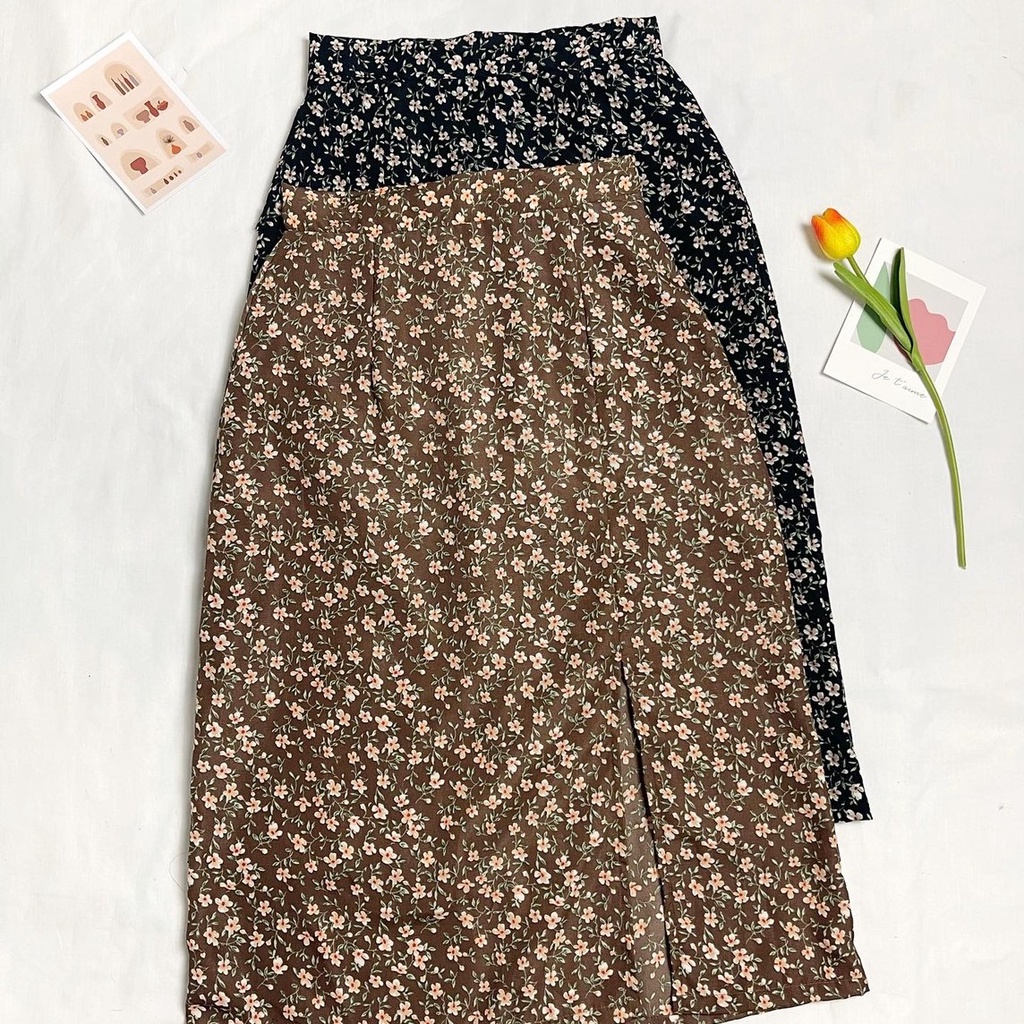 ภาพหน้าปกสินค้ากระโปรงยาว Brownie skirt ลายสุดน่ารัก ดีเทลผ่าข้างเล็กน้อย ผ้านิ่มใส จากร้าน chani.clothingg บน Shopee