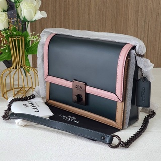 🎀 (สด-ผ่อน) กระเป๋าสะพาย 8.5 นิ้ว งาน Shop พร้อมถุงผ้า COACH 89070 Hutton Shoulder Bag In Colorblock