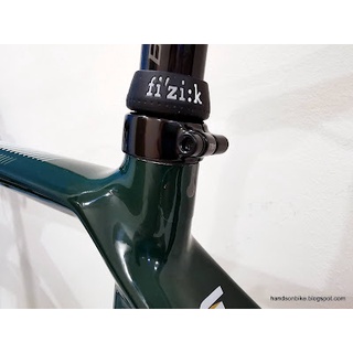 ยาง Fizik Seatpost Ring กันฝุ่น โคลน และน้ำ บอกระดับความสูงของหลักอาน (รับประกันของแท้)