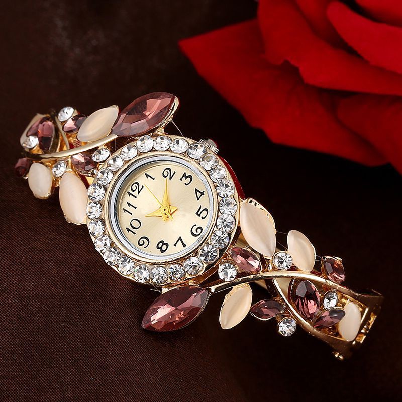 ภาพหน้าปกสินค้านาฬิกาข้อมือควอตซ์ ประดับเพชรคริสตัล สีสันสดใส สำหรับผู้หญิง