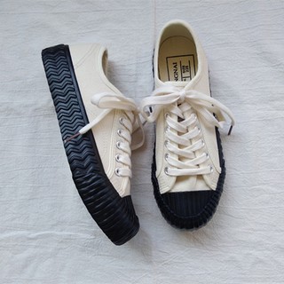 สินค้า P76 | รองเท้าผ้าใบบิสกิต สีเบจขอบดำ สินค้าพร้อมส่ง nampinkshop