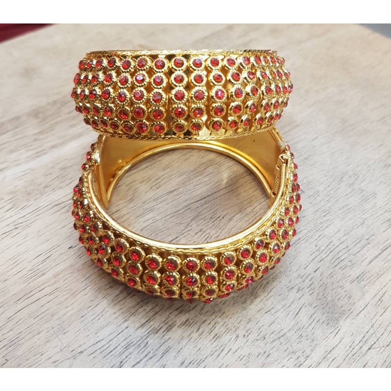 fashion-jewele-กำไลงานอินเดียสีทองพลอยขาวพลอยแดงพลอยสีวงละ79บาทราคาต่อ1วง