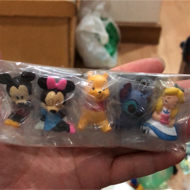 disney-sleeping-gashapon-กาชาปอง-stitch-pooh-minnie-mickey-alice