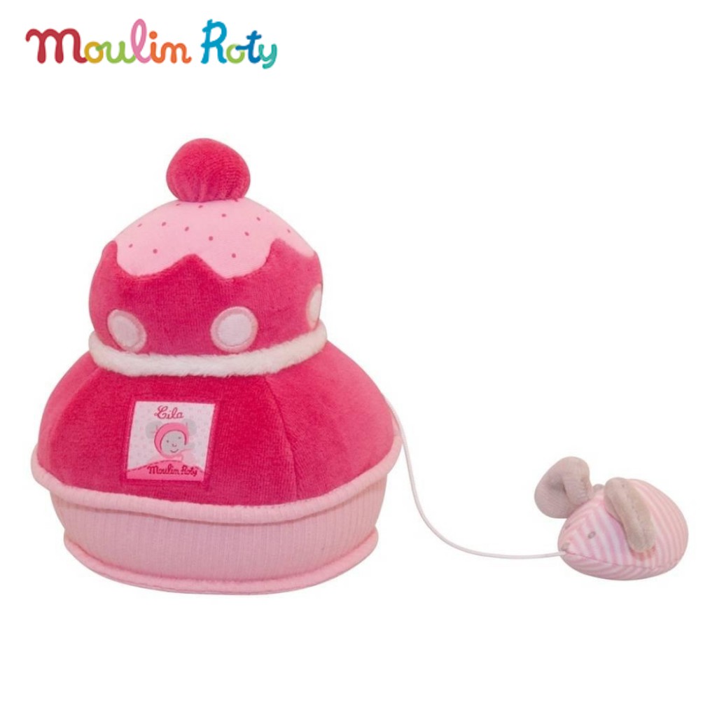 moulin-roty-ตุ๊กตาเสียงดนตรี-ตุ๊กตากล่อมนอน-ออร์แกนิค-โมบายกล่อมเด็ก-โมบายดนตรี-ตุ๊กตาน้องหมา-lila-music-cake-mr-643045