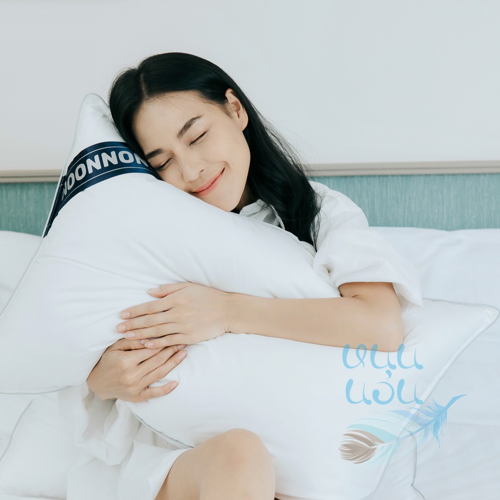 Noonnon Pillow ROYAL REST > รุ่น Goose Down 1200g > หมอนขนห่านแท้ ขนาด 20x30 นิ้ว หุ้มด้วยผ้า Cotton 100% > สัมผัสความนุ่มระดับโรงแรม 5 ดาว เพื่อการพักผ่อนที่เหนือกว่าในทุกค่ำคืน