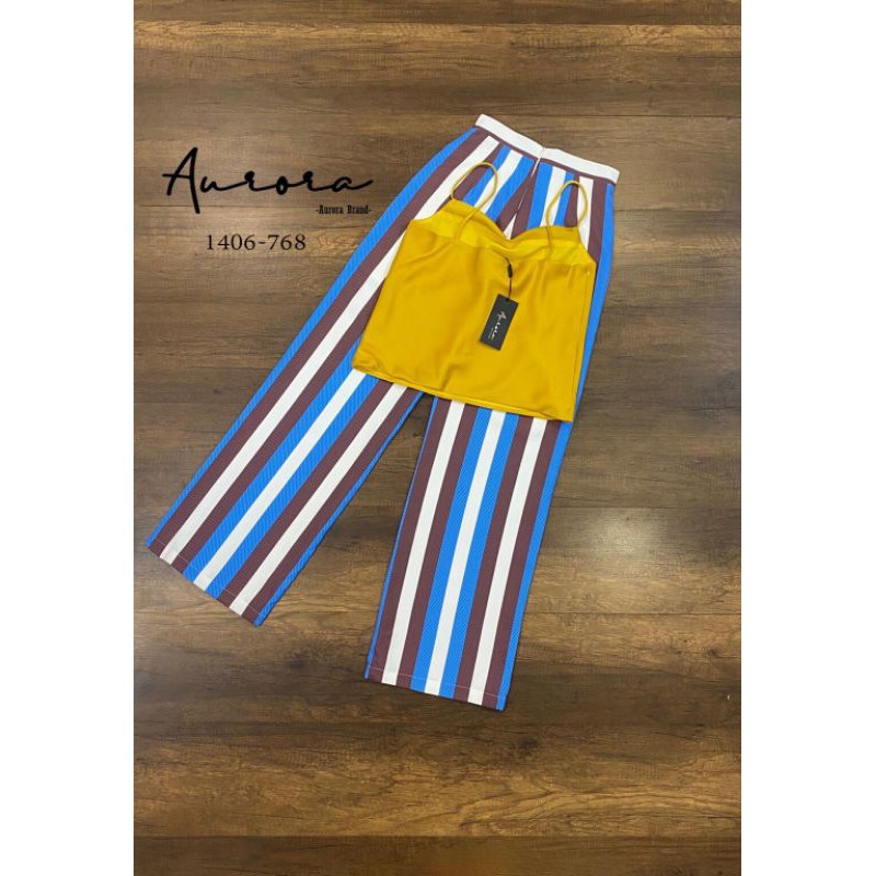 aurora-brand-setเสื้อสีสันสดใส-ช่วงคอถ่วงเล็กน้อย-กางเกงขายาวลายริ้ว