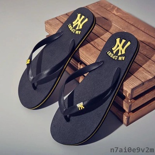 New Flip Flops รองเท้าแตะผู้ชายสไตล์เกาหลีสวม Flip-Flops รองเท้าแตะชายหาดกันลื่น