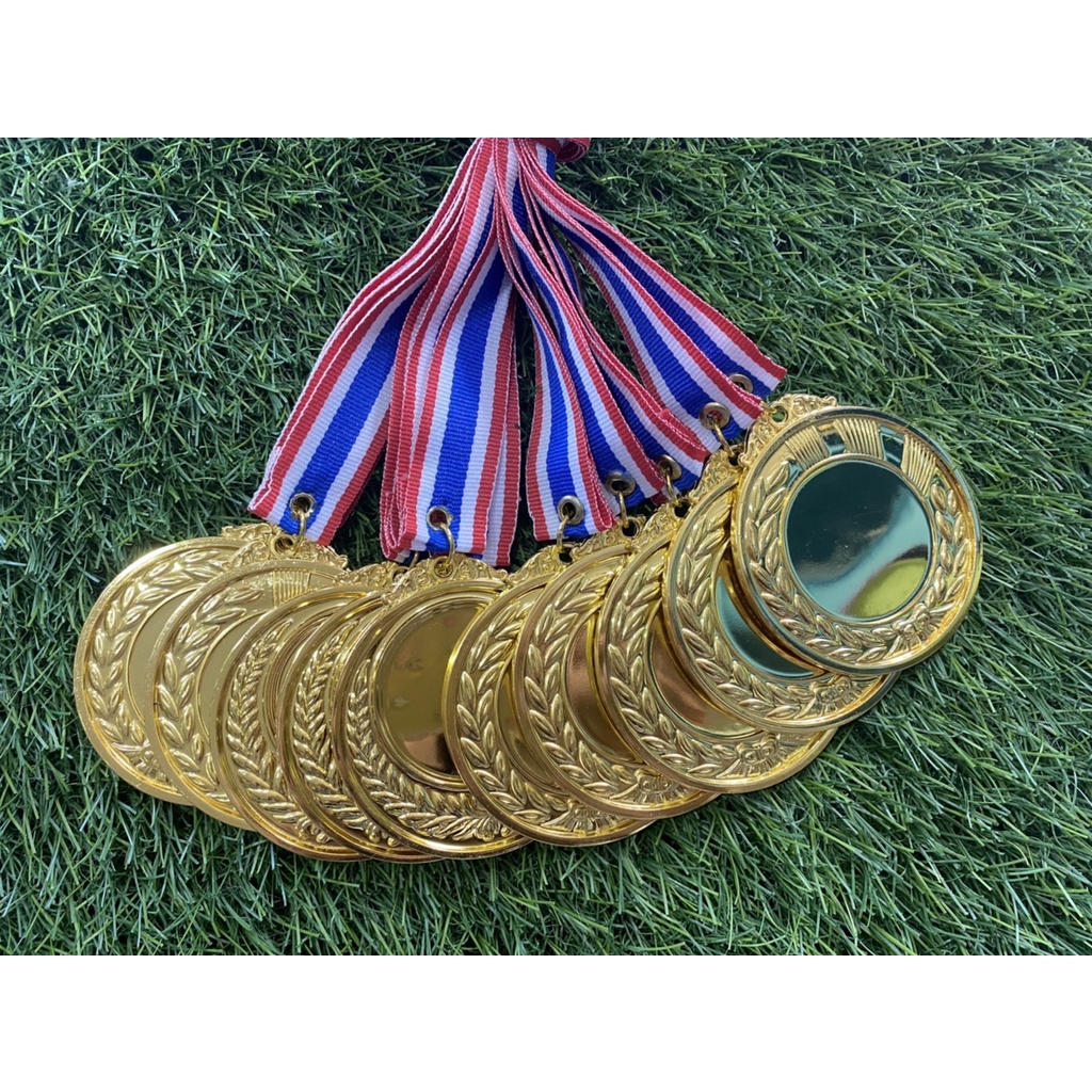 ภาพสินค้าเหรียญรางวัลอลูมิเนียม พร้อมสาย แบบกลม ขนาด 6.5 cm. เหรียญกีฬา จากร้าน nakornpingtrophy บน Shopee ภาพที่ 2