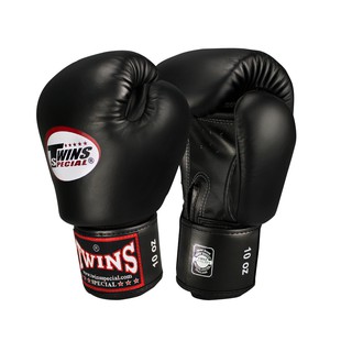 ภาพขนาดย่อของภาพหน้าปกสินค้าTWINS SPECIAL BOXING GLOVES (BGVL-3)8oz นวมชกมวยยี่ห้อทวินส์ เมจิคเทป หนังแท้ สีดำ ทำจากหนังแท้เกรดพรีเมี่ยม 100% จากร้าน thequeenglobal บน Shopee