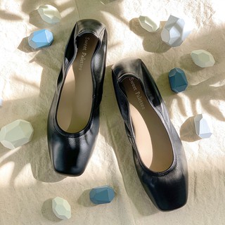 Sweet Palettes รองเท้าหนังแกะ Belle Charcoal สีดำ