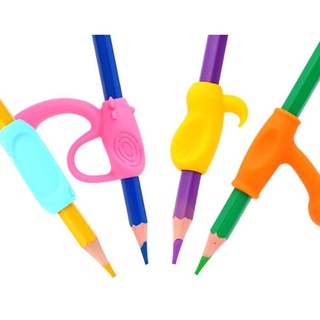 อุปกรณ์ช่วยจับดินสอสำหรับเด็ก (1 แพ็ค มี 4 ชิ้น 4 แบบตามภาพ)