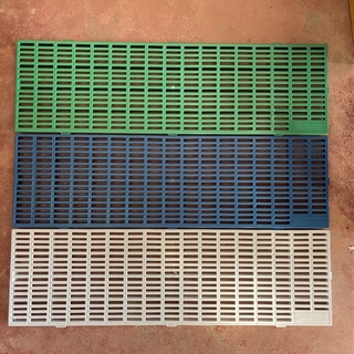 ภาพหน้าปกสินค้า(สแลท ตรา เกษตรภัณฑ์) พื้นสแลท พลาสติก (30×100) หนา 3.5 ซม. มีให้เลือก 2 สี ซึ่งคุณอาจชอบสินค้านี้