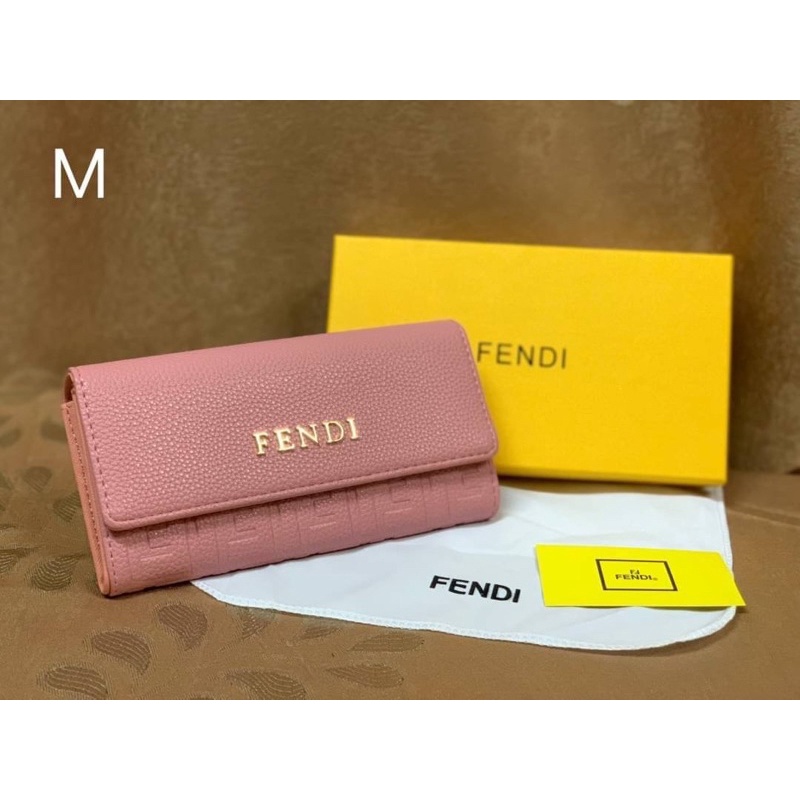 กระเป๋าสตางค์fendi2พับมาใหม่