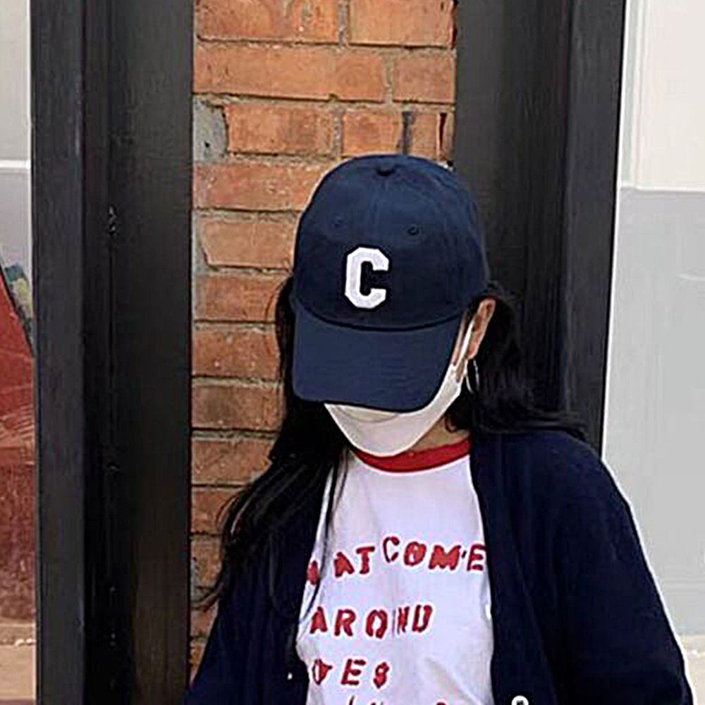 ภาพหน้าปกสินค้าTobie หมวกเบสบอลปักลายตัวอักษร C แฟชั่นสไตล์เกาหลีสําหรับผู้หญิงและผู้ชาย จากร้าน tobie.th บน Shopee