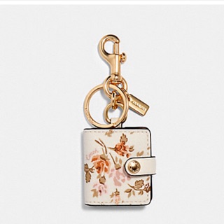 พวงกุญแจ COACH PICTURE FRAME BAG CHARM WITH ROSE BOUQUET PRINT