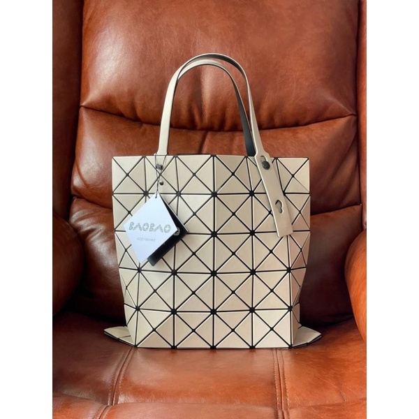 baobao-issey-miyake-tote-bag-6x6-กระเป๋า-tote