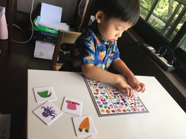 shape-color-board-game-เป็นการเรียนรู้ผ่านของเล่น-ที่เล่นง่าย-แข็งแรง-เด็กๆสามารถนั่งเล่นเองได้
