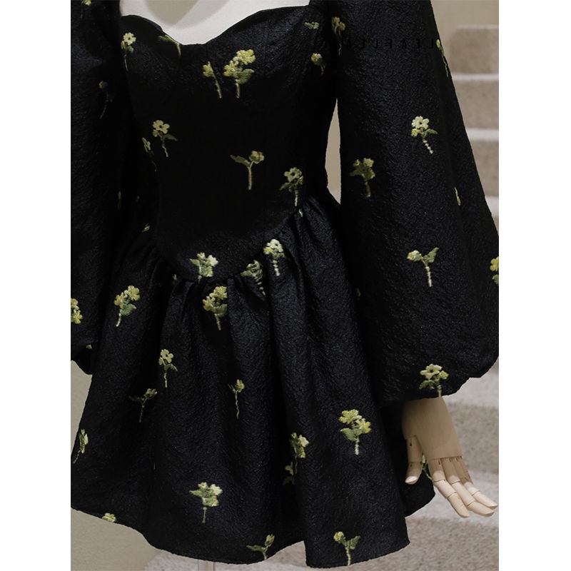 large-size-autumn-dress-for-women-in-2022-the-new-french-style-broken-flowers-show-the-trend-of-skinny-dresses-at-the-waist