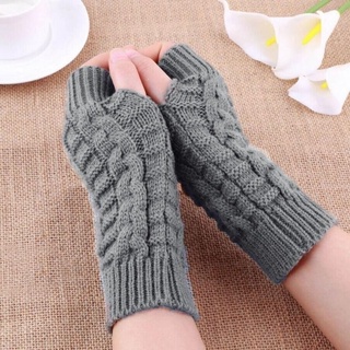 สินค้า ถุงมือผ้าถัก เปิดนิ้ว ให้ความอบอุ่น สีเขียว สีเทา สีกากี แฟชั่นฤดูหนาว สําหรับผู้หญิง 1 คู่